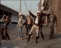 Especificación del calzado Village People